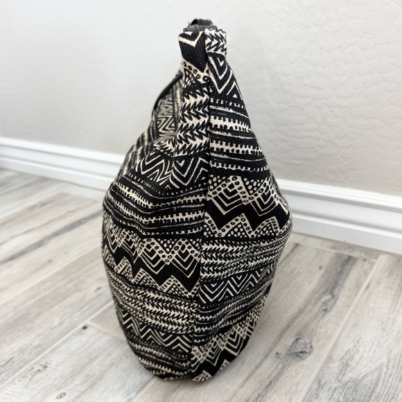 Tribal Black Cream Boho Aztec Pattern Shoulder Hobo Bag - Picture 3 of 8